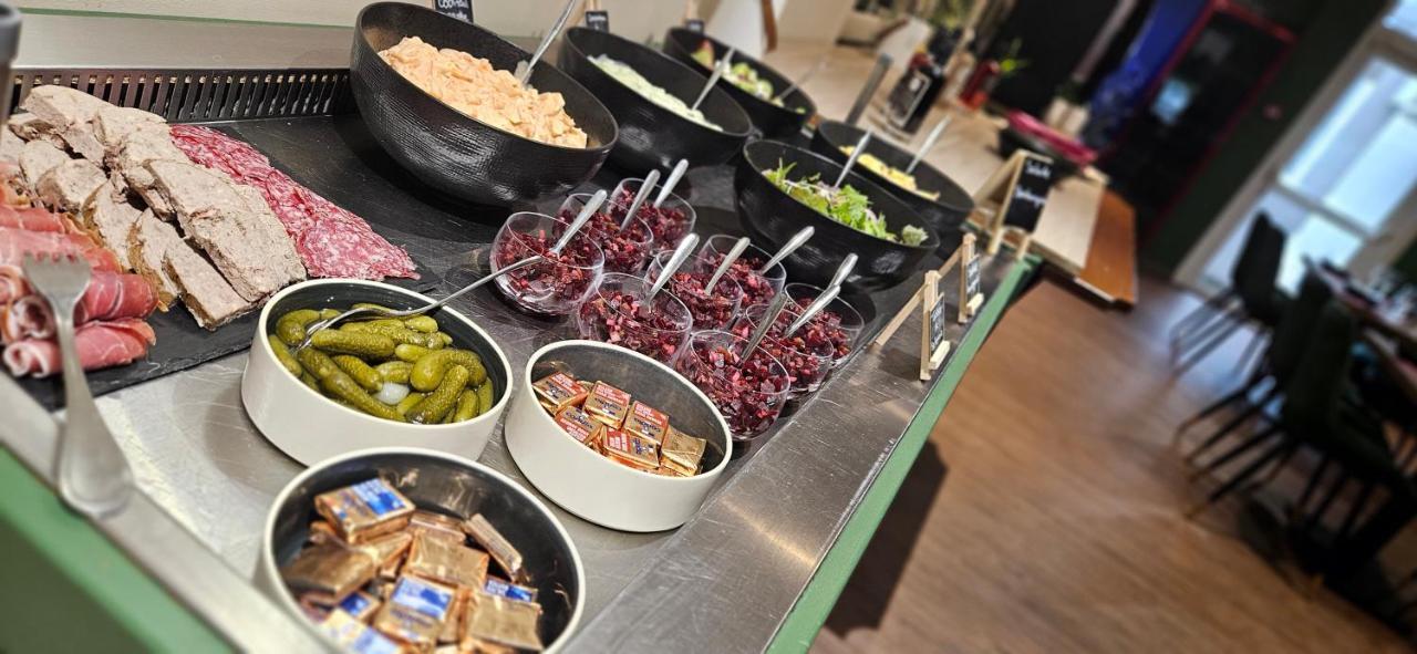 Logis Hotel Restaurant L'Abri Blavozy Kültér fotó